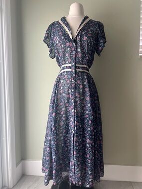 Vintage-Inspired Navy Floral Maxi Dress with Cream Trim